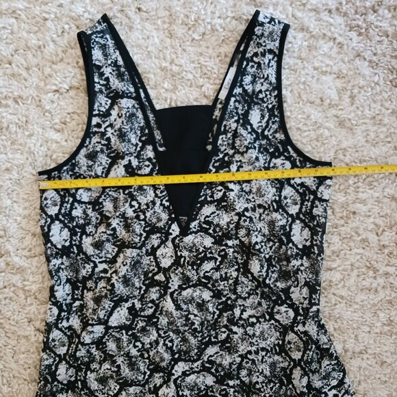 DEX Women's Sleeveless Top Size Medium White Black Animal Print Light Shear - Picture 7 of 8